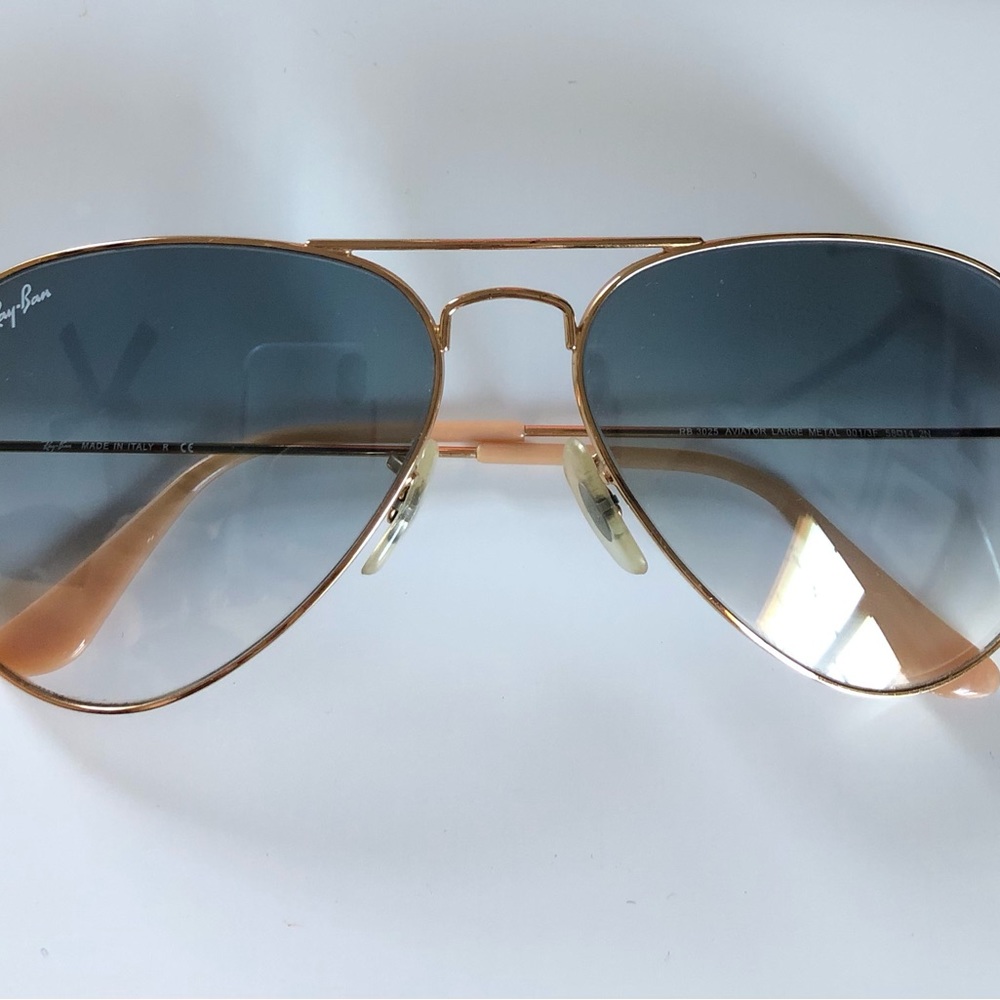 Ray Ban Aviator Gradient Blue lens with gold frame EUC